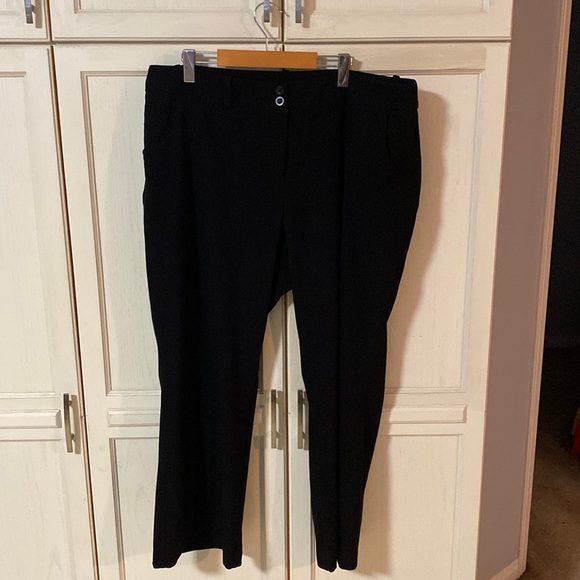 Penningtons Pants - Great pair of black dress pants in 20P